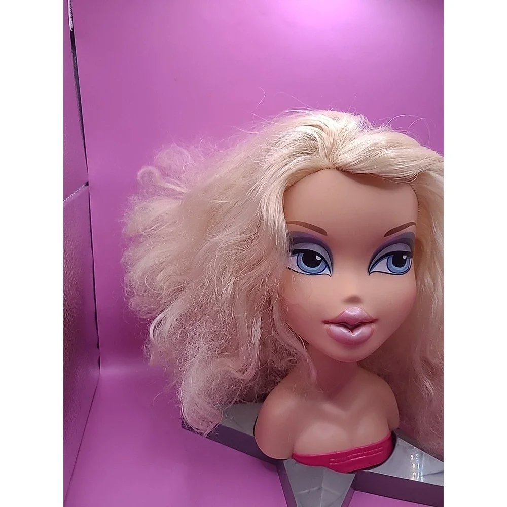 2002 BRATZ CLOE‎ GLAMMED UP FUNKY FASHION MAKEOVER LARGE Styling Doll Head READ